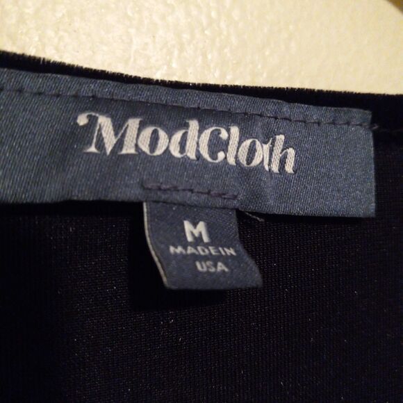 Modcloth Suits You Well Velvet Bodysuit-Medium-Faux Wrap-Adjustable Snap-NEW - Picture 8 of 9